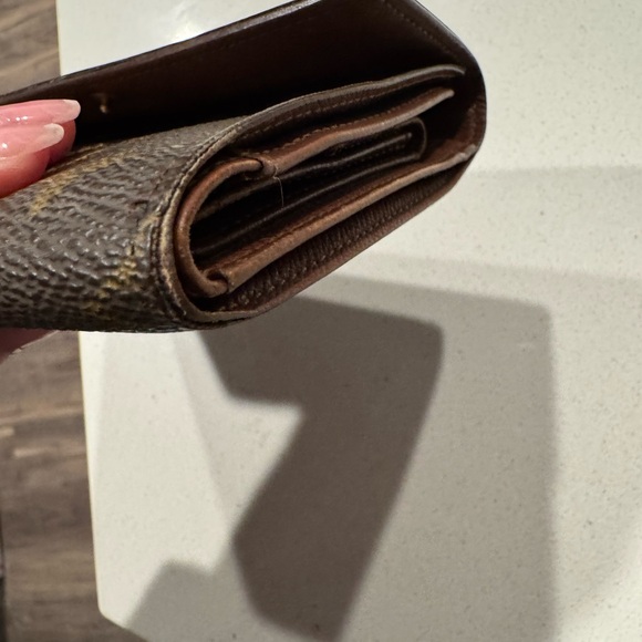 Louis Vuitton Monogram Wallet - Picture 10 of 17